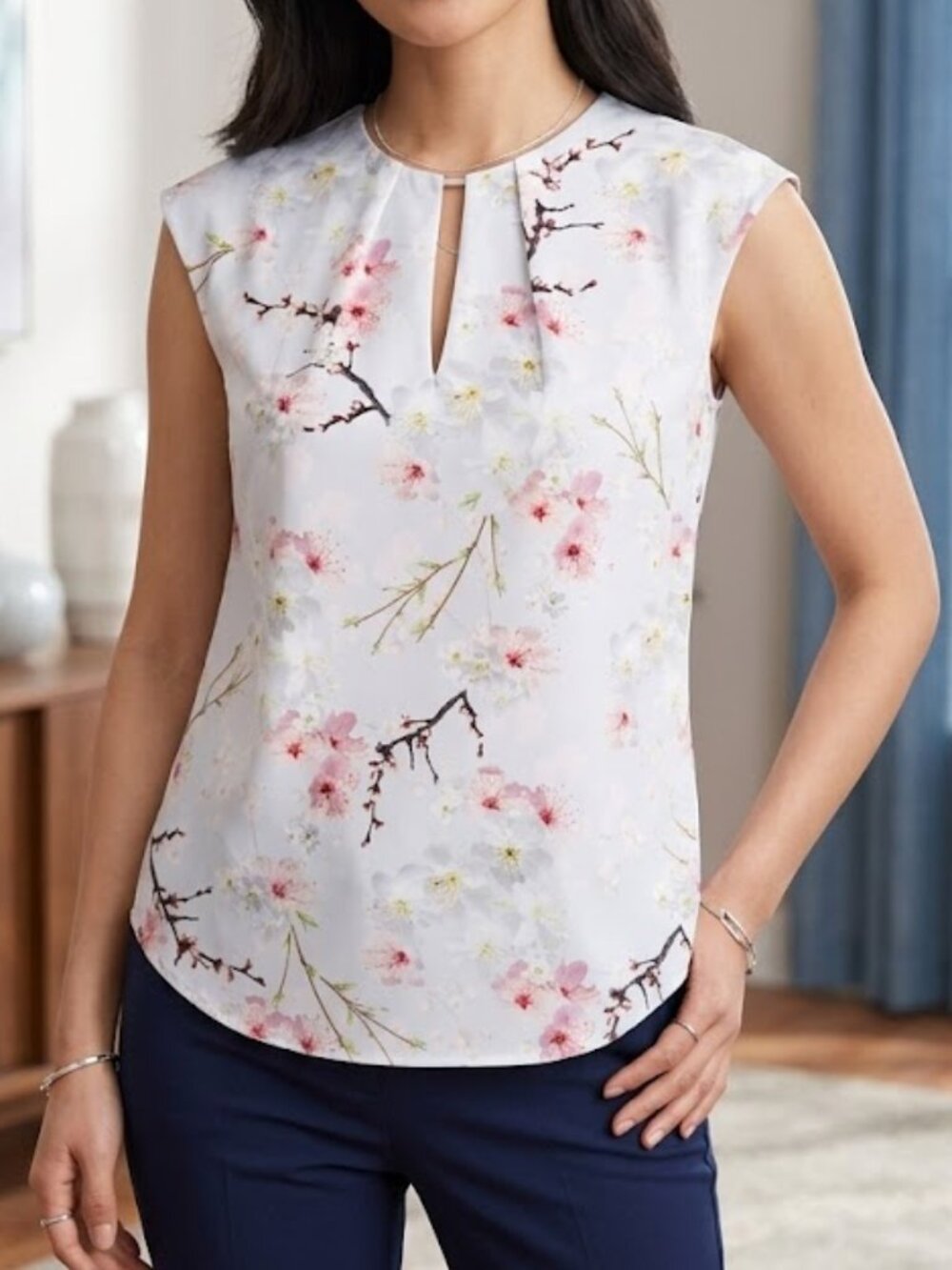 Ted Baker London Neebye Oriental Blossom Keyhole Top Light Blue Size 1 US 4